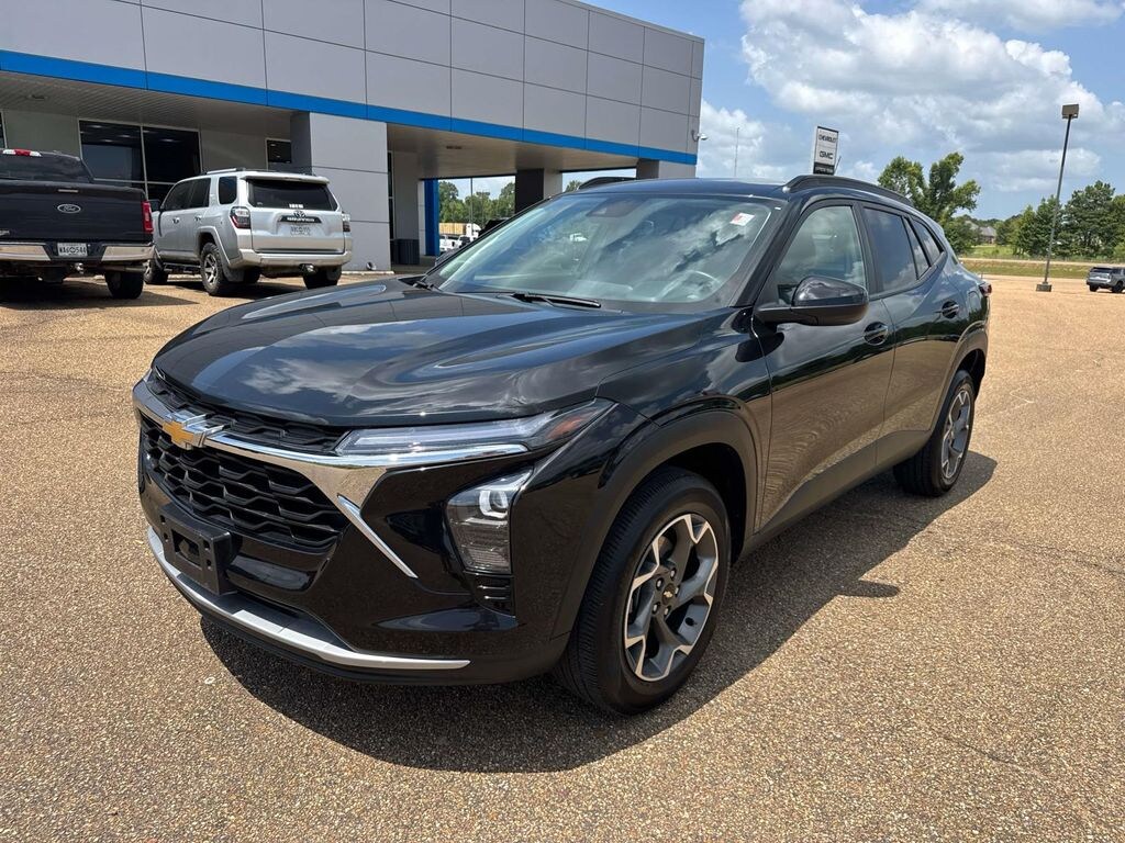 Used 2024 Chevrolet Trax LT SUV