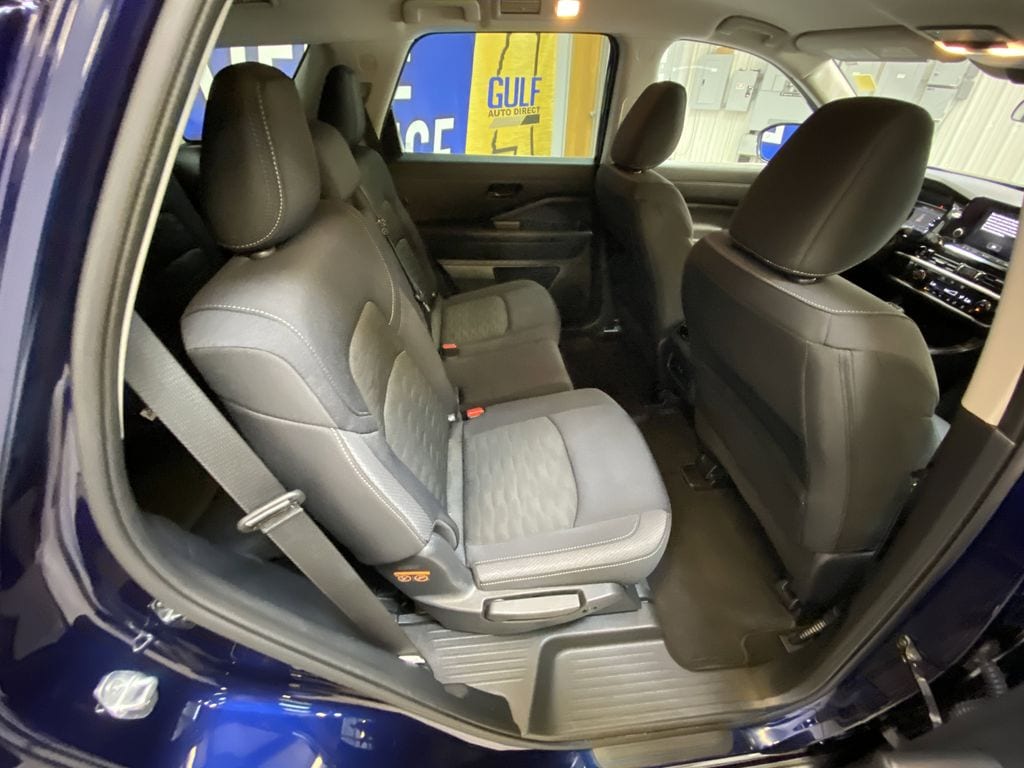 2025 Nissan Pathfinder SV - Photo 28
