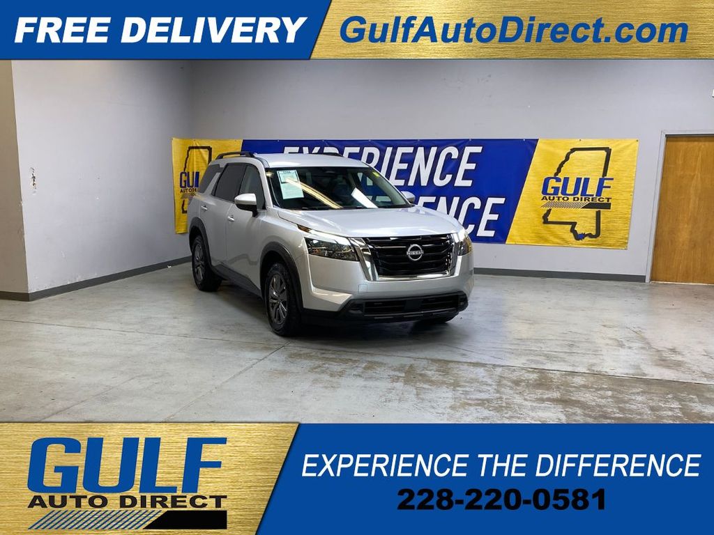 2025 Nissan Pathfinder SV 2WD's photo