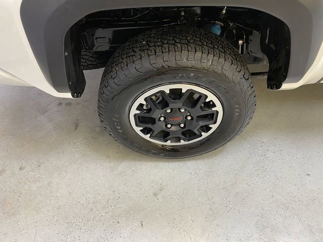 2025 Toyota Tacoma TRD Off Road - Photo 13