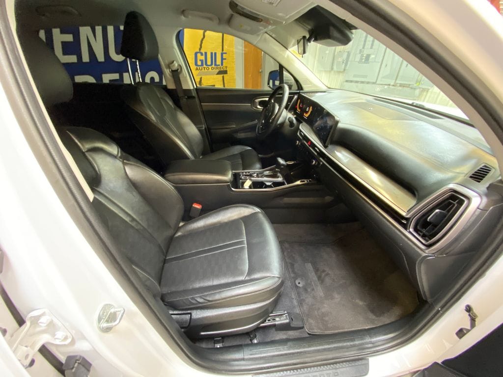 2025 Kia Sorento S - Photo 26