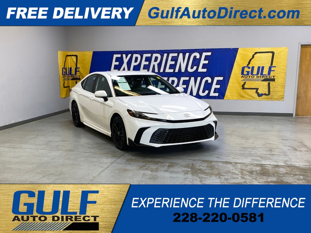 Used 2025 Toyota Camry SE Sedan