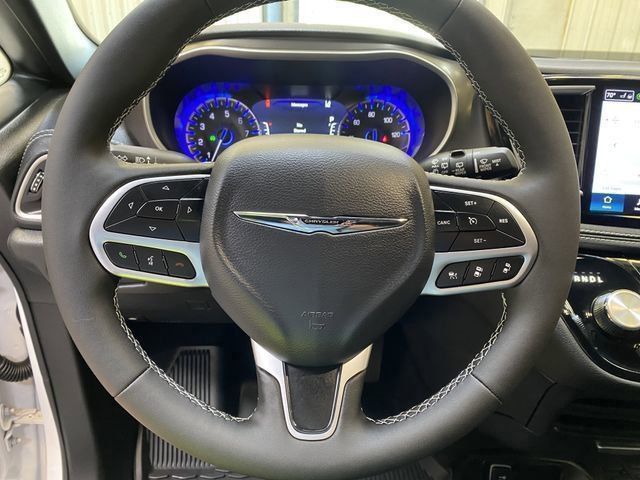 2026 Chrysler Pacifica Select - Photo 33