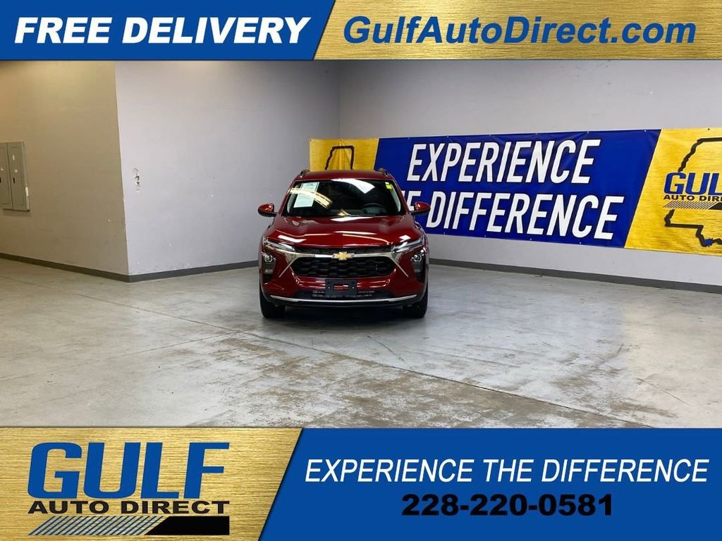 Used 2025 Chevrolet Trax LT SUV