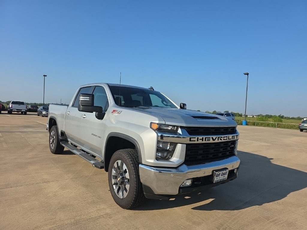 2021 Chevrolet Silverado 2500HD LT photo 3