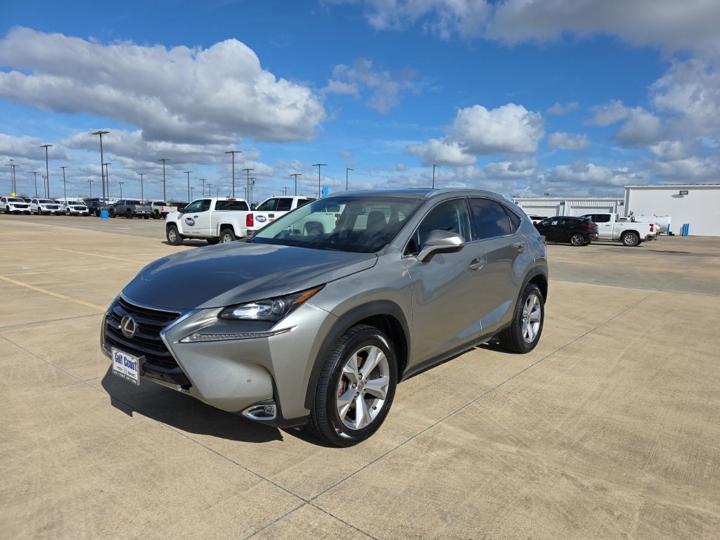 2017 Lexus NX 200t's photo