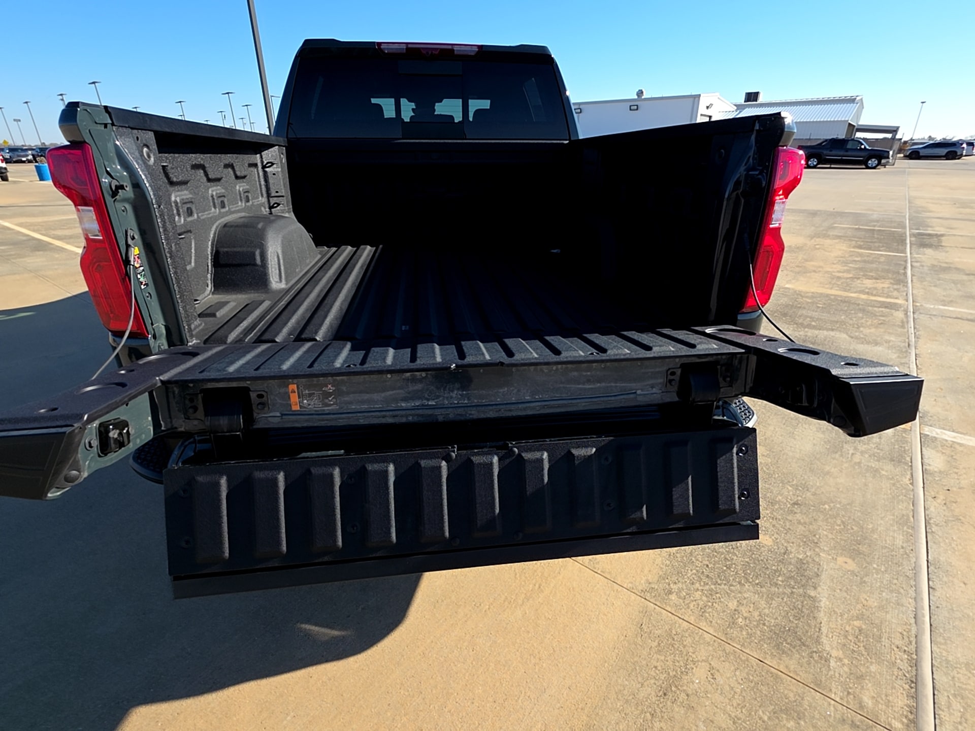 2026 Chevrolet Silverado 1500 ZR2 - Photo 9