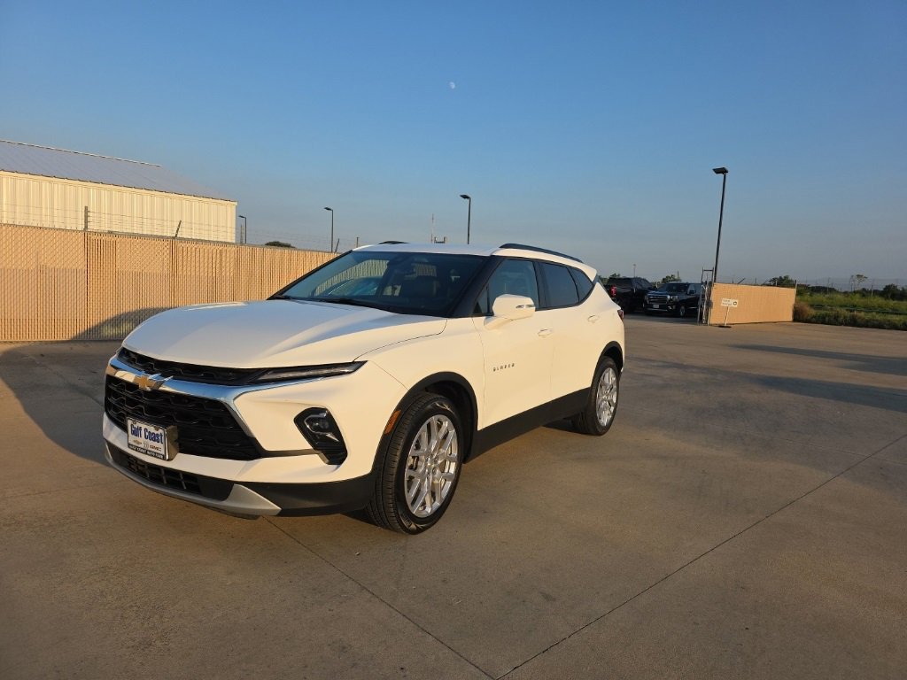 2023 Chevrolet Blazer 3LT photo 2
