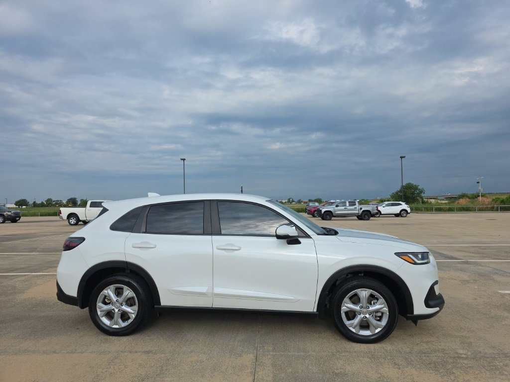 2023 Honda HR-V LX photo 3