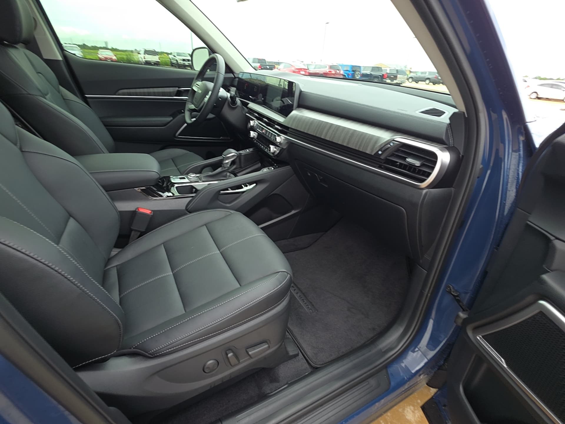 2025 Kia Telluride EX - Photo 15