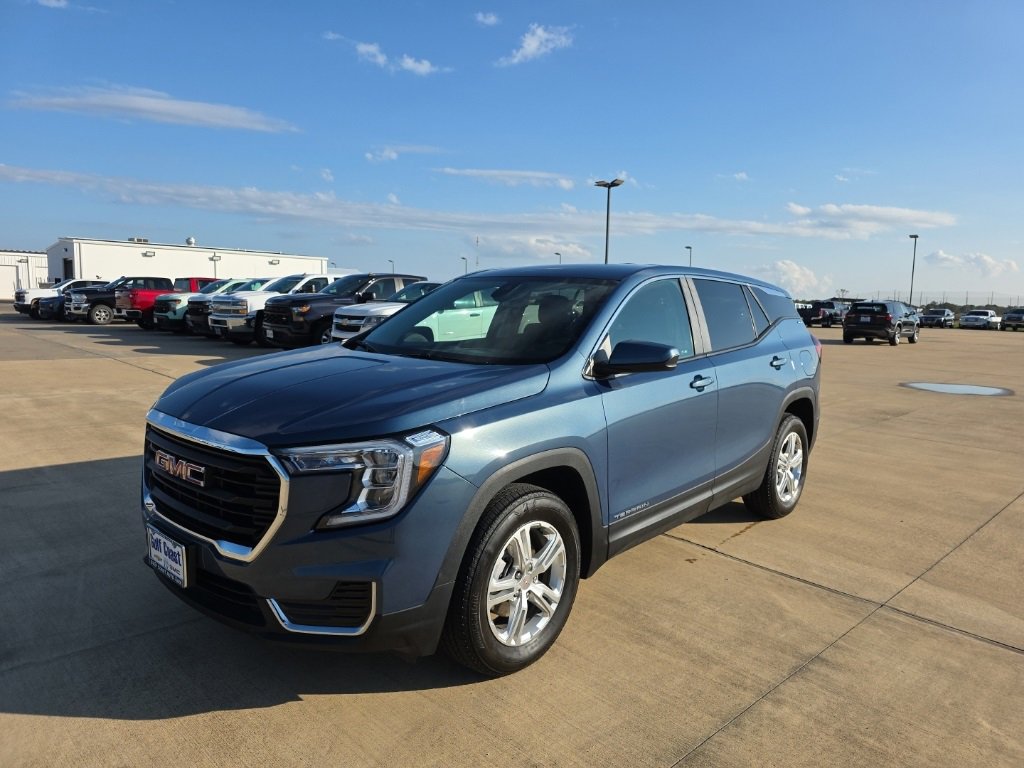 2024 GMC Terrain SLE's photo