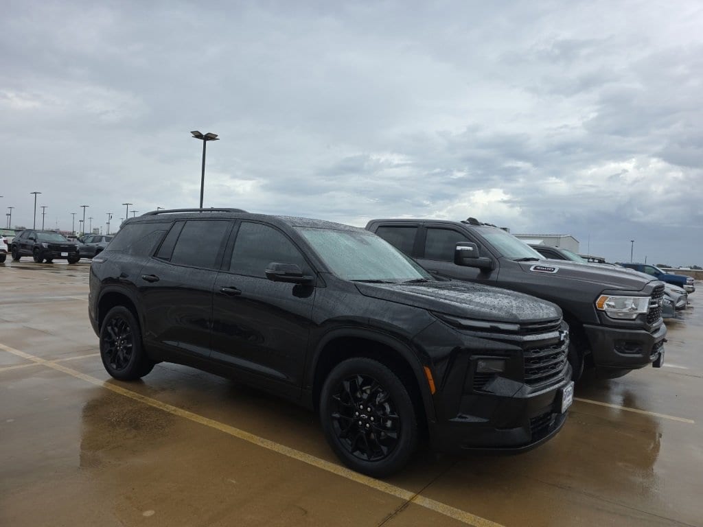 2025 Chevrolet Traverse LT's photo