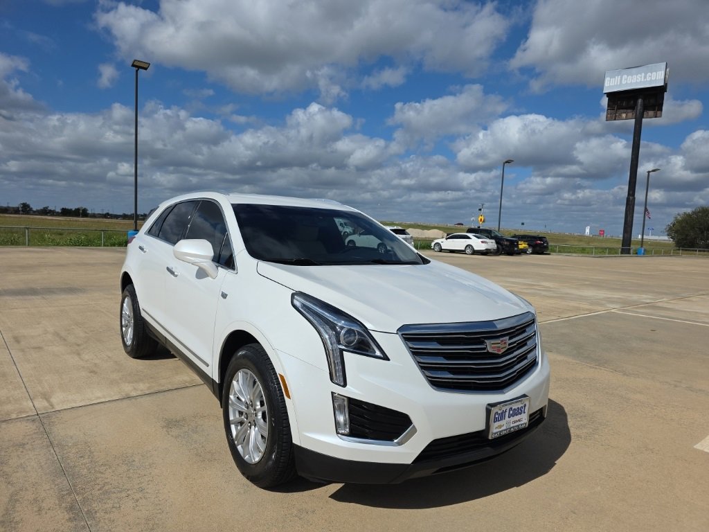 2018 Cadillac XT5 Sport photo 2