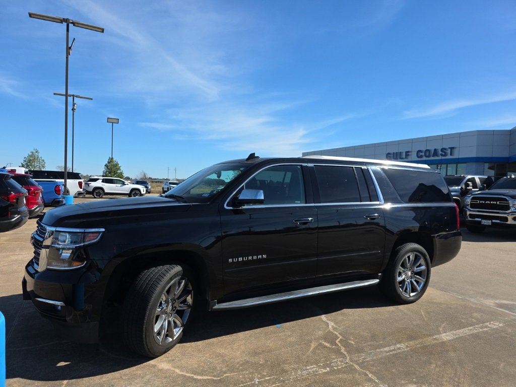 2018 Chevrolet Suburban Premier's photo