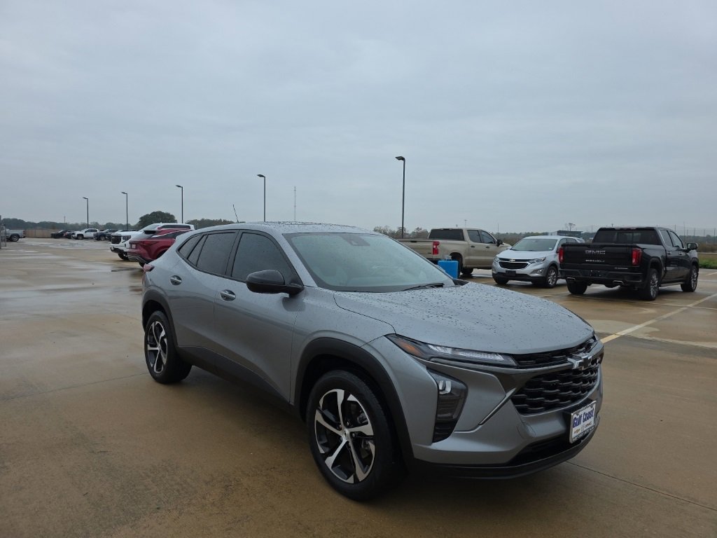 2024 Chevrolet Trax RS's photo