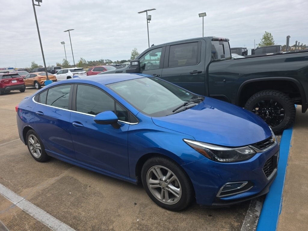 Used 2017 Chevrolet Cruze LT Car