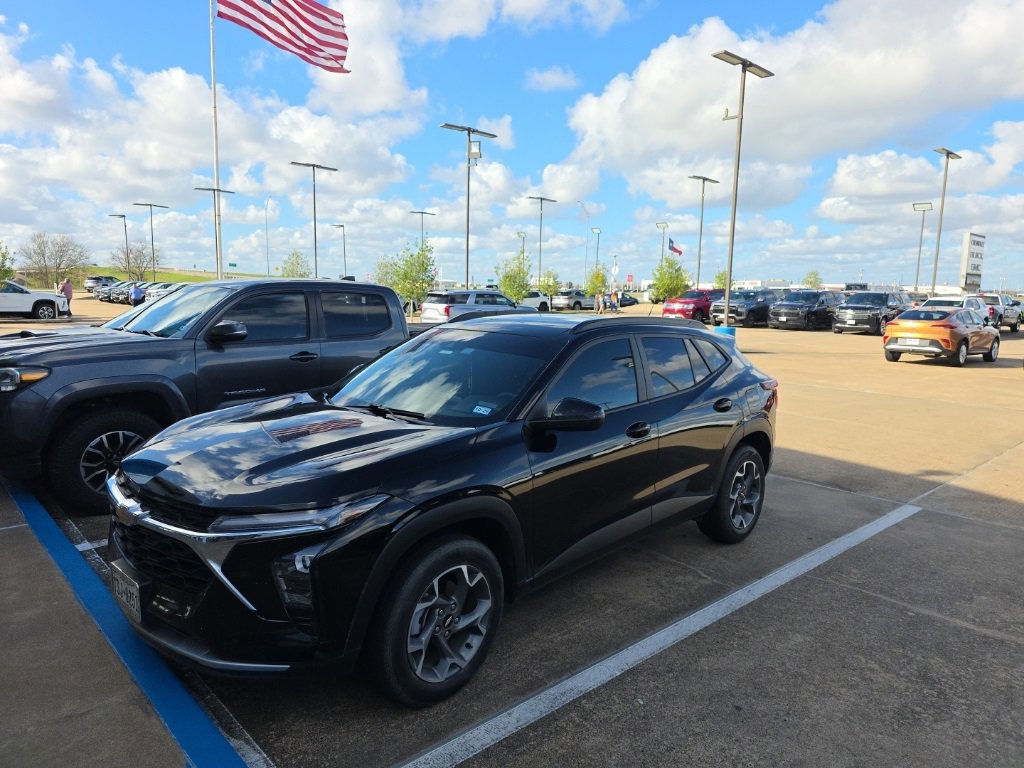 2024 Chevrolet Trax LT's photo