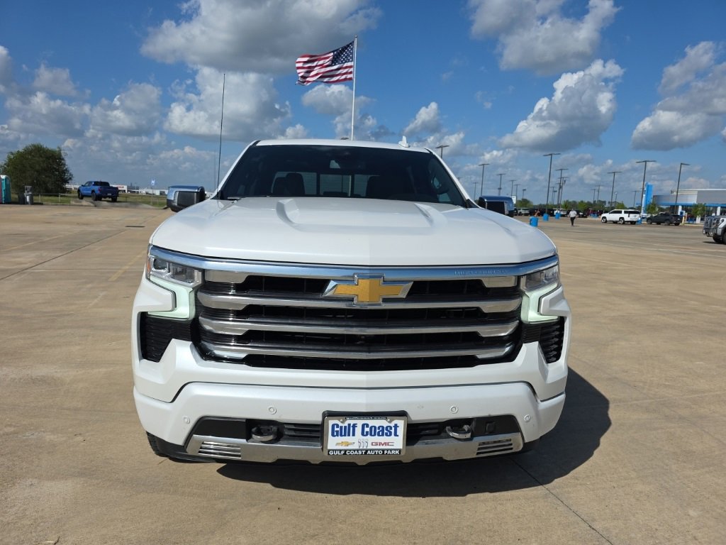 2023 Chevrolet Silverado 1500 High Country photo 2