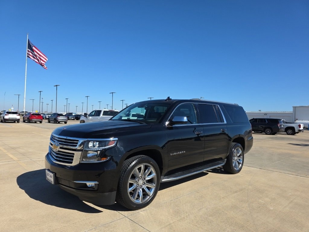 2018 Chevrolet Suburban Premier's photo