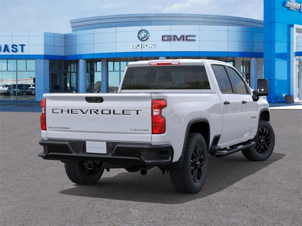 2025 Chevrolet Silverado 2500HD Custom photo 4