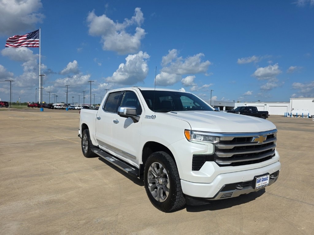 2023 Chevrolet Silverado 1500 High Country photo 3