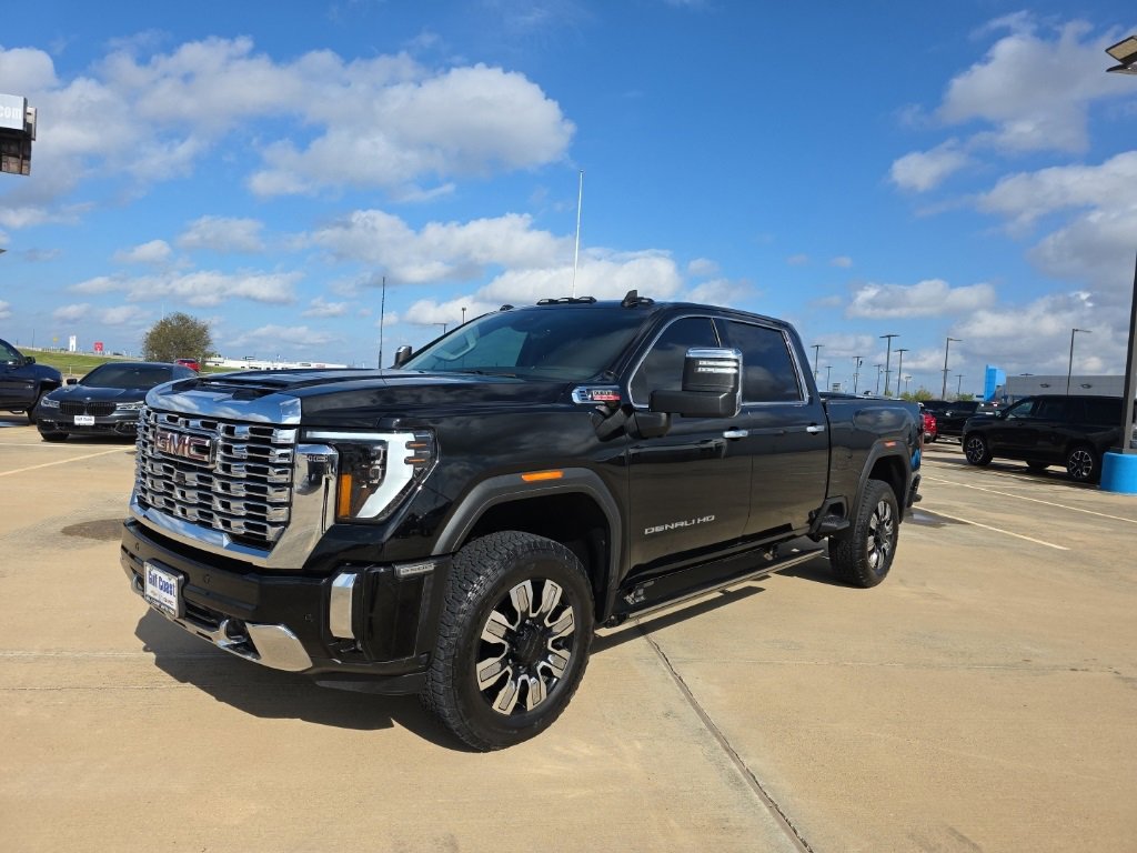2024 GMC Sierra 2500HD Denali's photo