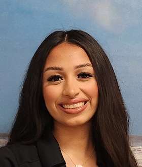 Staff member Julie Montiagudo from ID_bfbdb413d277