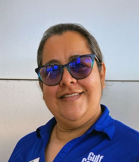 Staff member Lucy Barreto from ID_f68e2ef6715e