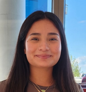 Staff member Andrea Flores from ID_bfbdb413d277