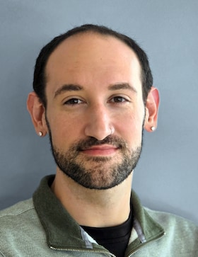 Staff member Frank Gonzalez from ID_f68e2ef6715e