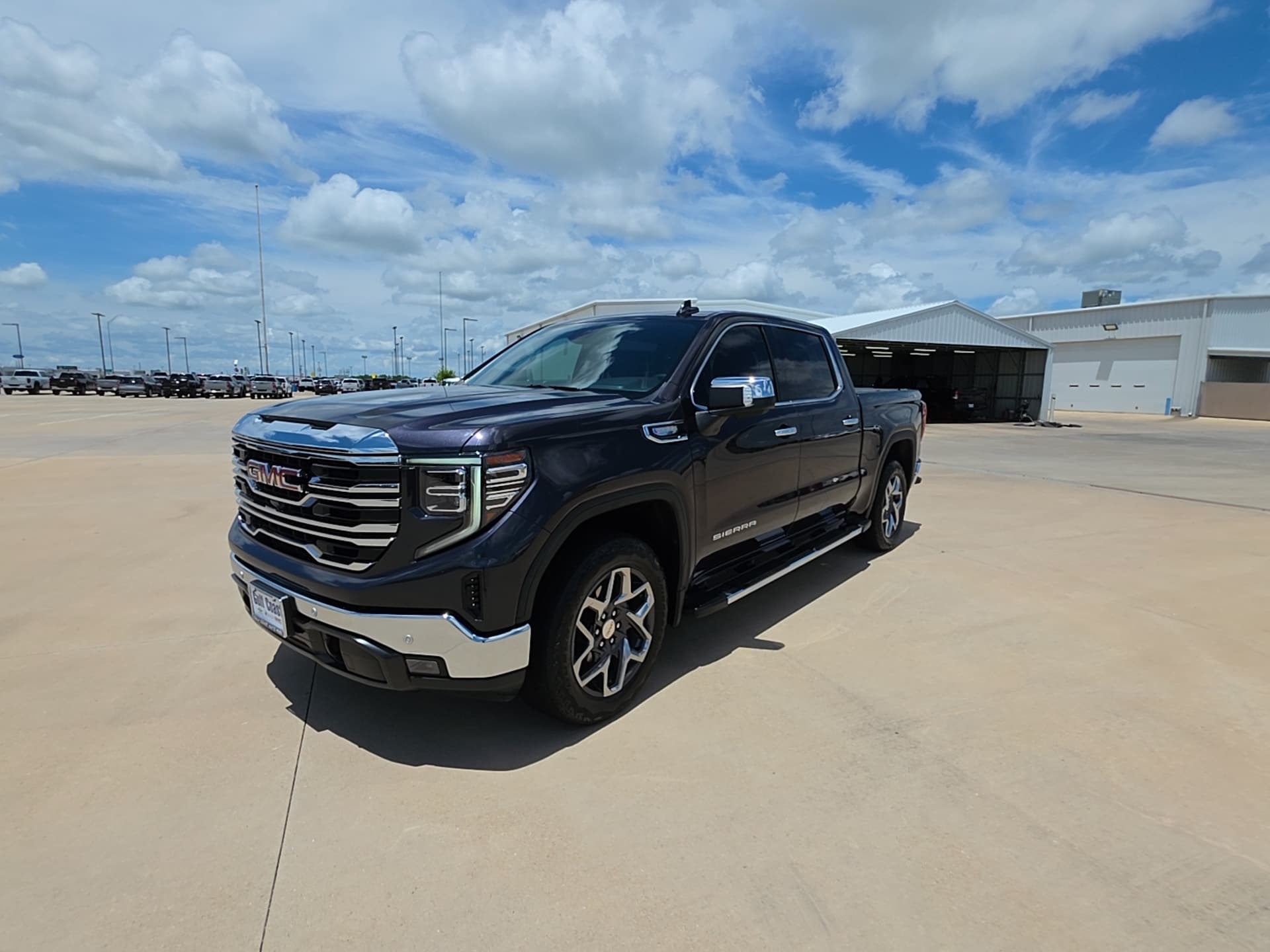2024 GMC Sierra 4WD Crew Cab Short Box SLT's photo