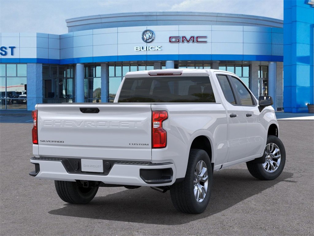 2026 Chevrolet Silverado 1500 Custom photo 3