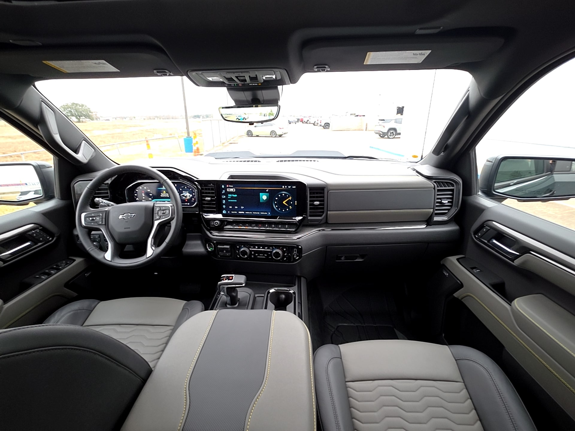 2026 Chevrolet Silverado 1500 ZR2 - Photo 14