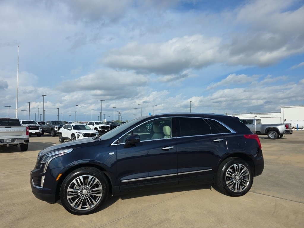 Used 2017 CADILLAC XT5 Premium Luxury FWD SUV