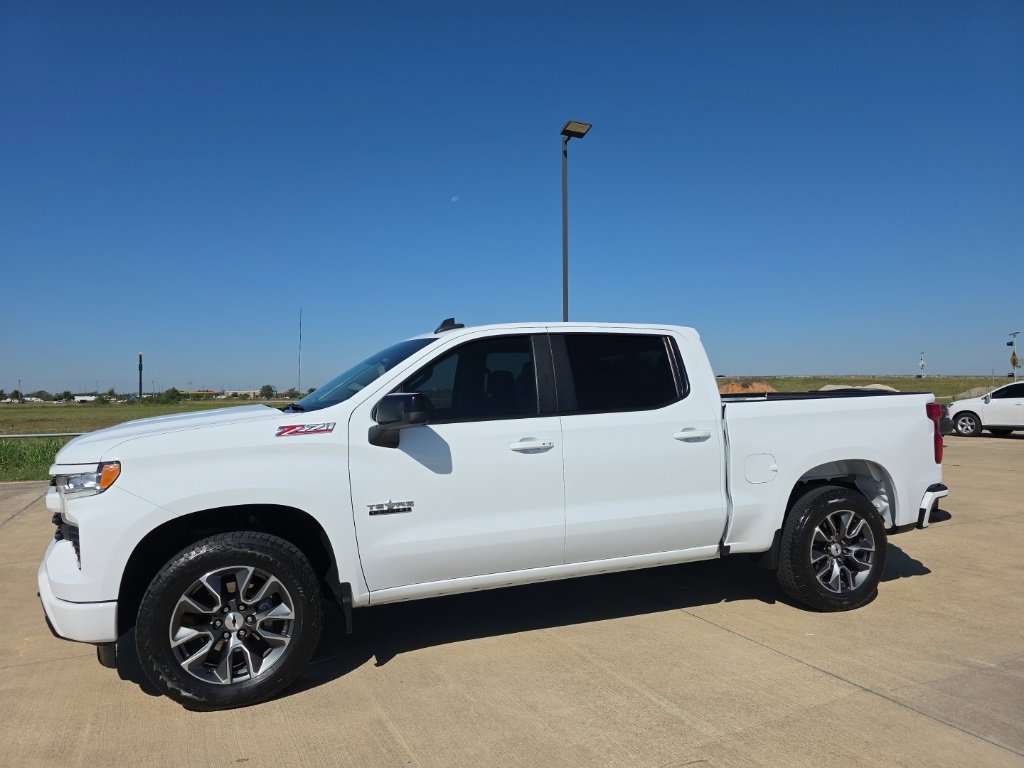 2023 Chevrolet Silverado 1500 RST photo 3