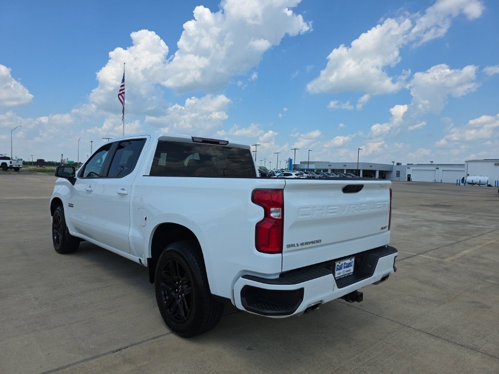 2022 Chevrolet Silverado 1500 RST photo 2