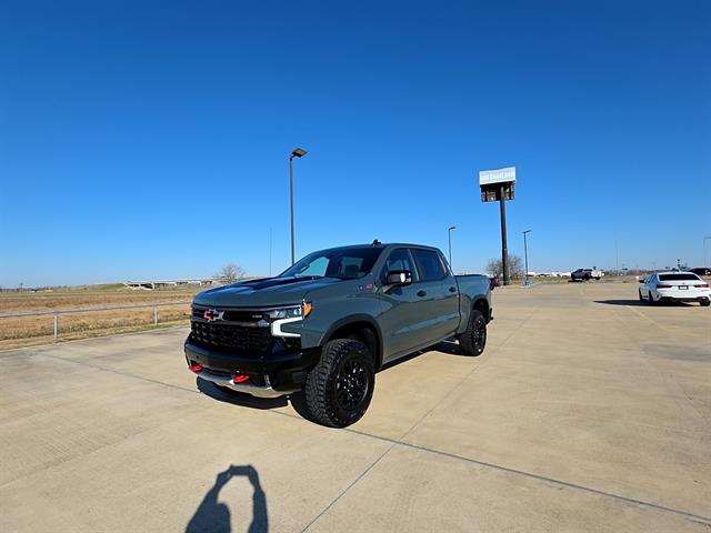 2026 Chevrolet Silverado 1500 ZR2 - Photo 2