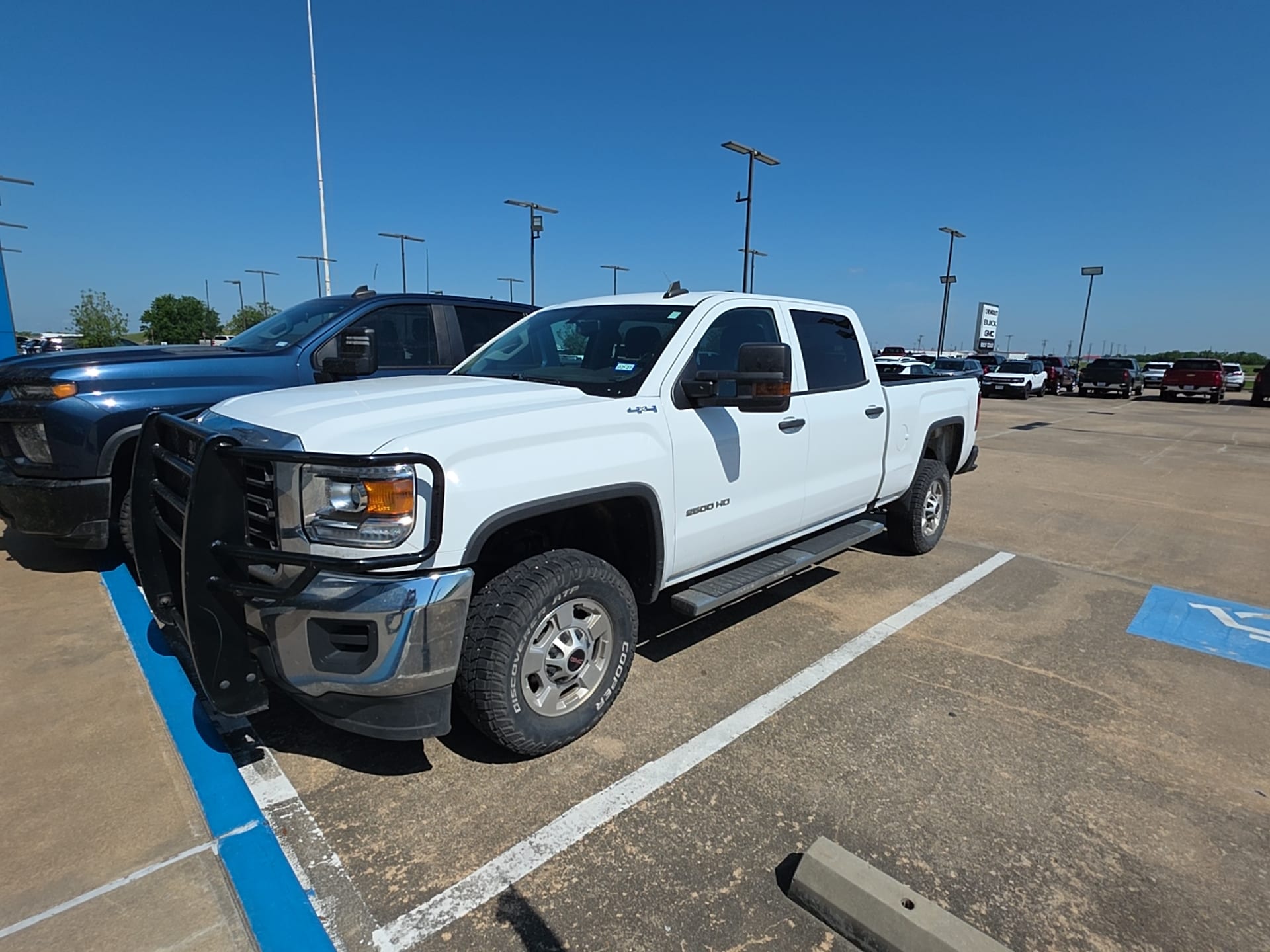 2019 GMC Sierra 4WD Crew Cab Standard Box's photo