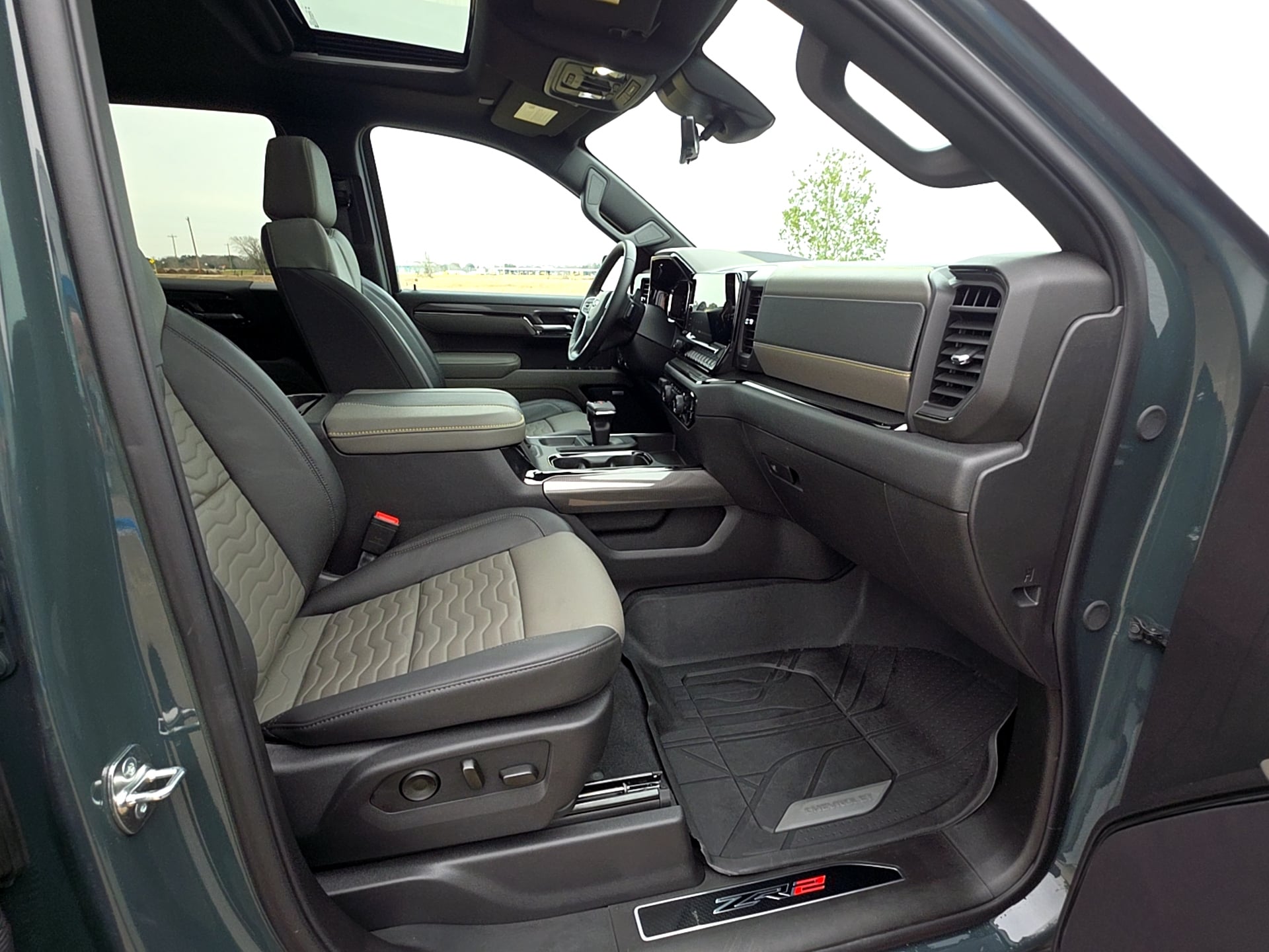2026 Chevrolet Silverado 1500 ZR2 - Photo 18