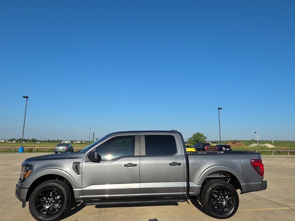 2025 Ford F-150 STX photo 4