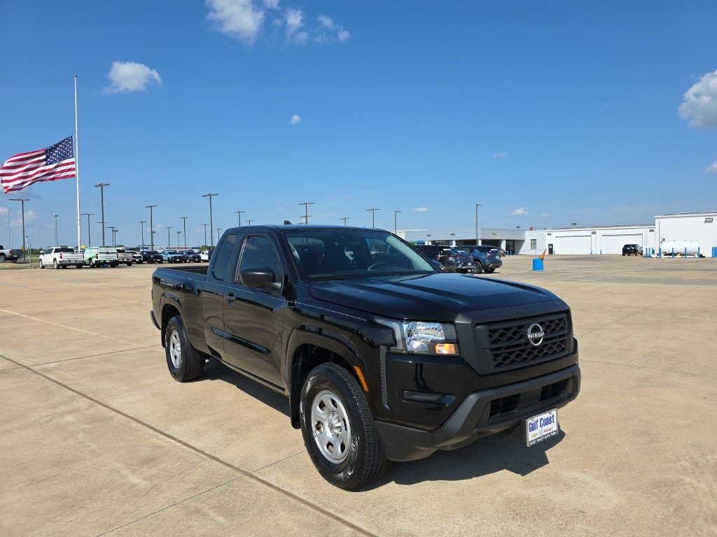 2022 Nissan Frontier S photo 2
