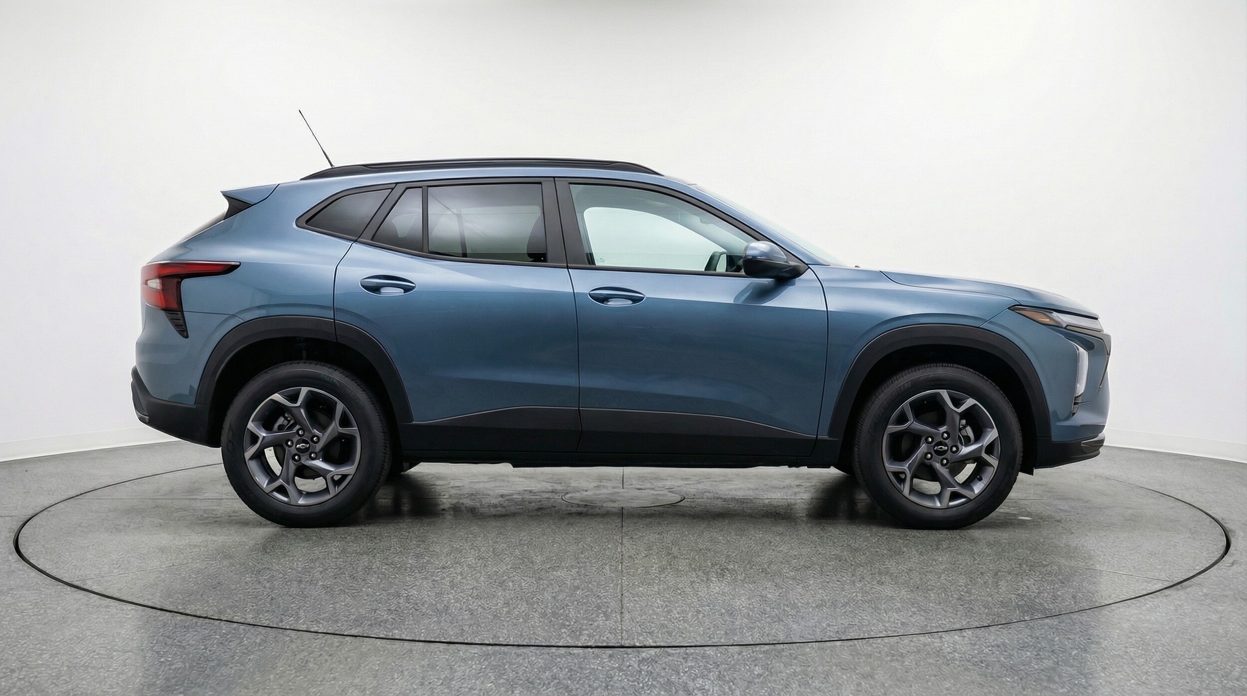 Thumbnail: 2025 Chevrolet Trax - 8