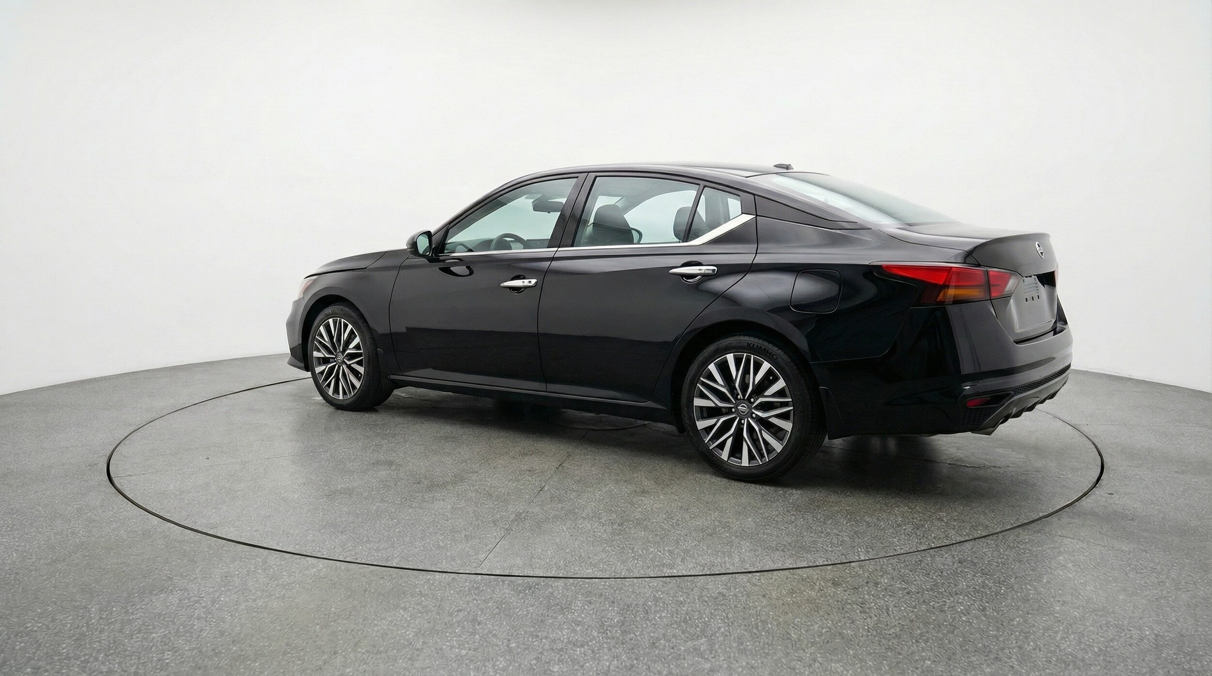 Thumbnail: 2025 Nissan Altima - 5