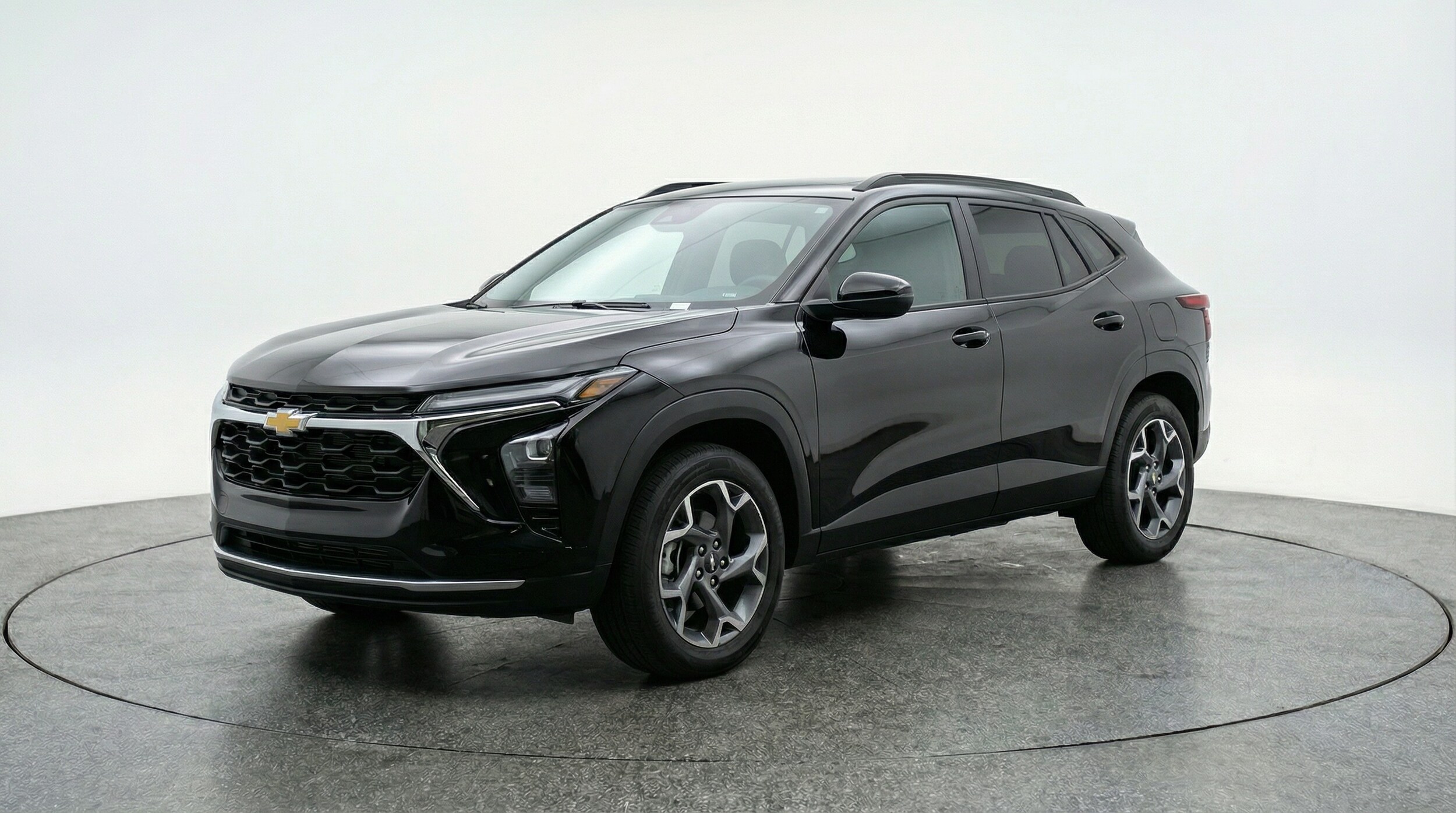 Thumbnail: 2025 Chevrolet Trax - 3