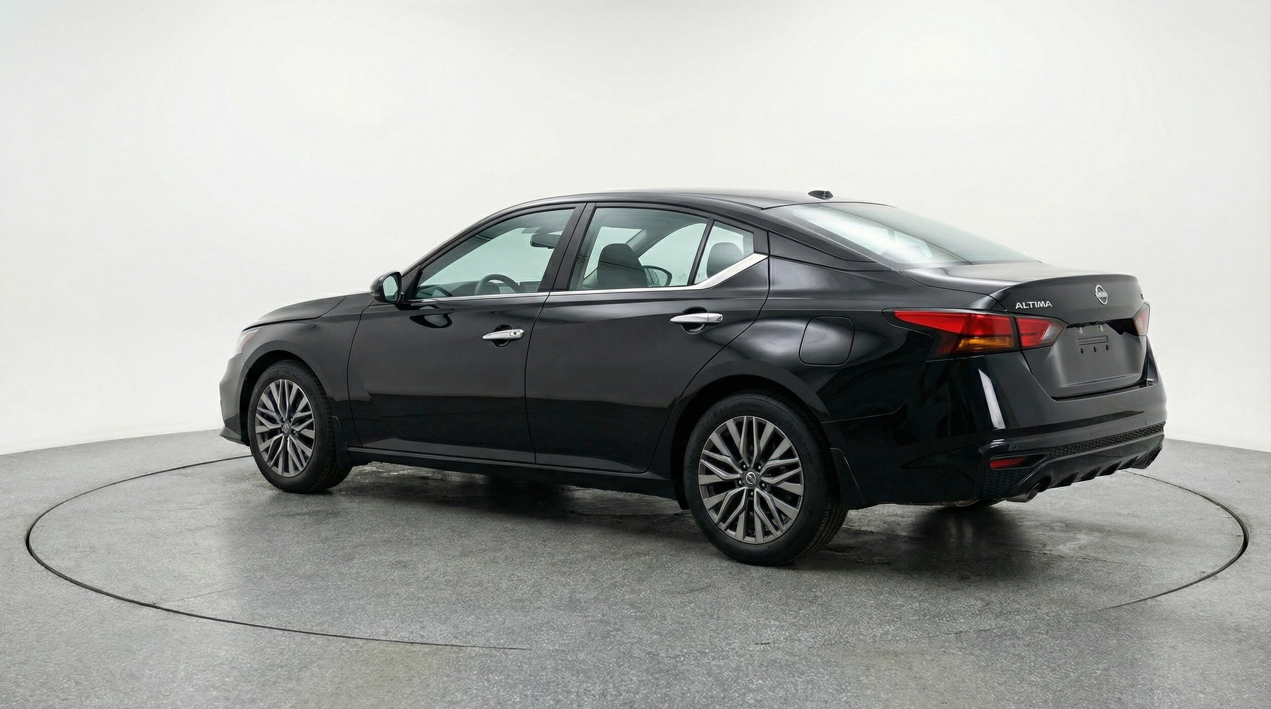 Thumbnail: 2025 Nissan Altima - 5