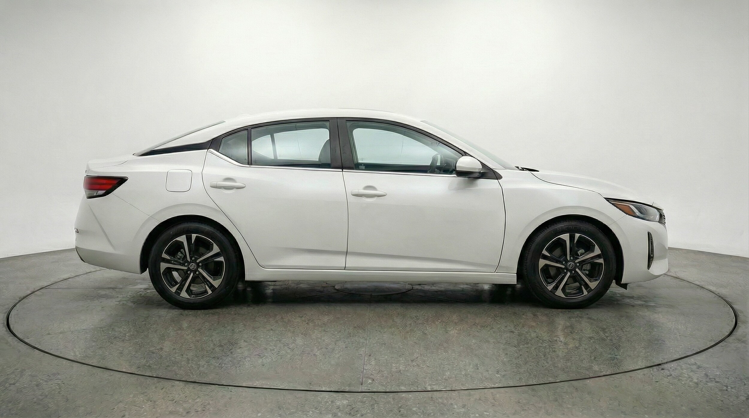 Thumbnail: 2025 Nissan Sentra - 8