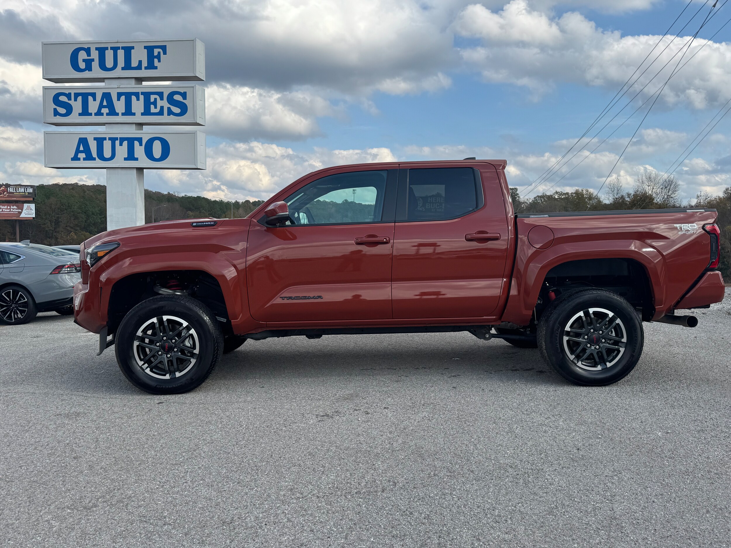 2025 Toyota Tacoma TRD Sport photo 3