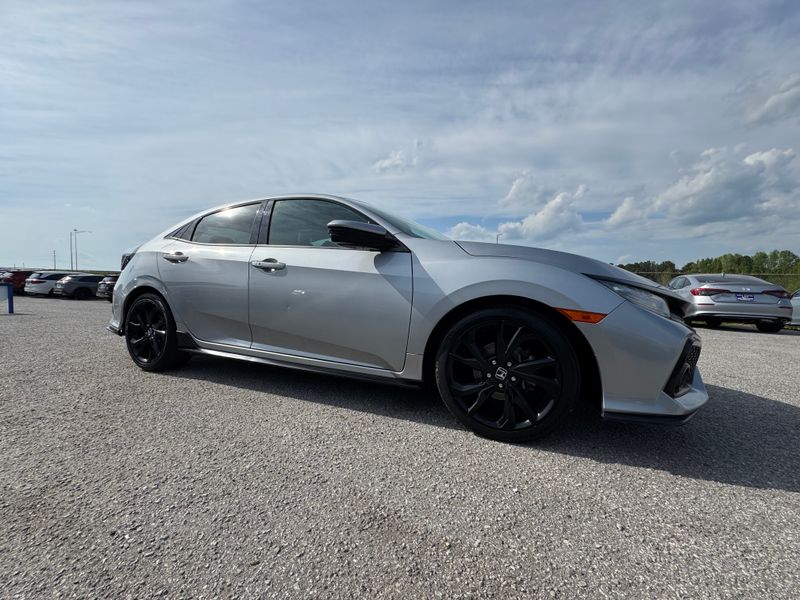 2018 Honda Civic Sport Touring photo 3