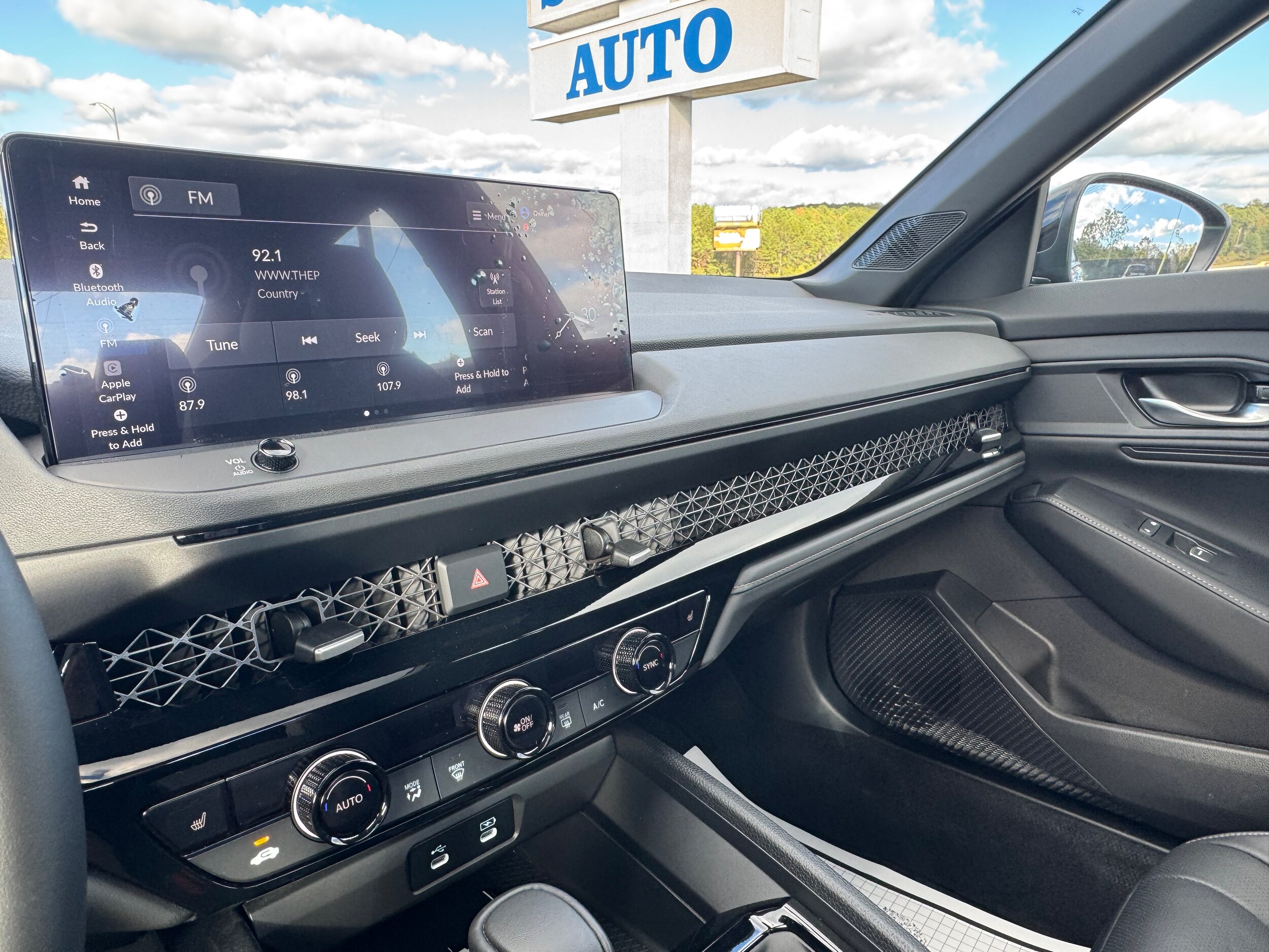 2025 Honda Accord Hybrid Sport-L photo 3