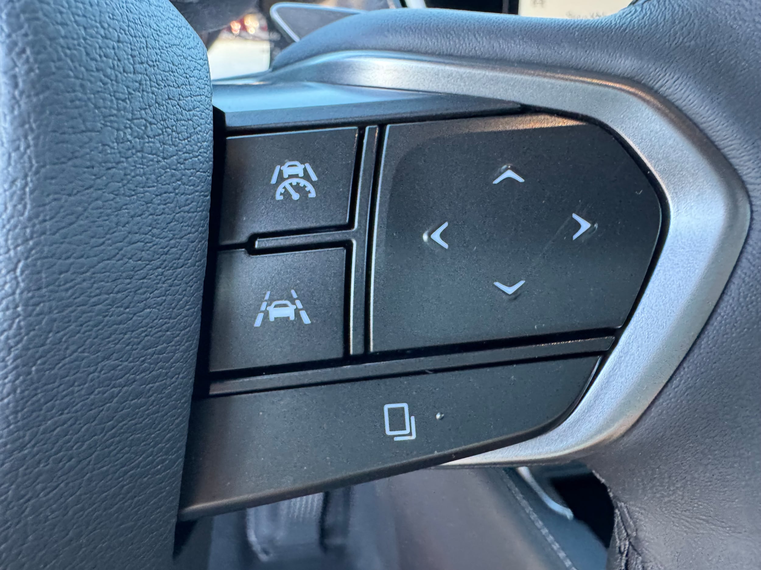 2025 Lexus RX 350 - Photo 23